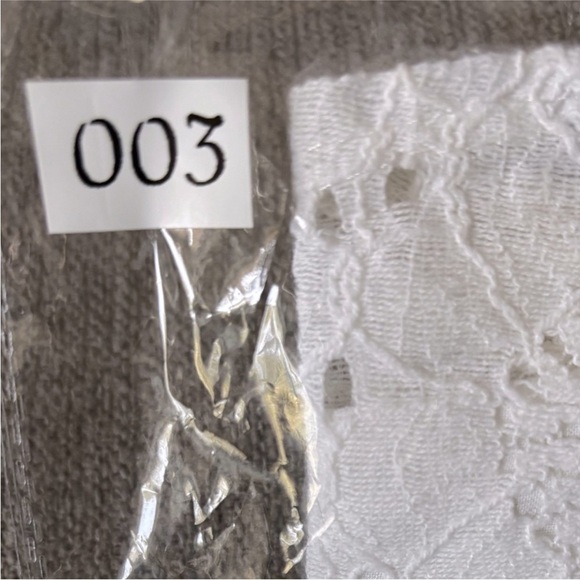 Painted Threads Elegant White Lace Top - Picture 2 of 4